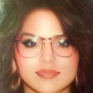 Meet your Posher, Carmela